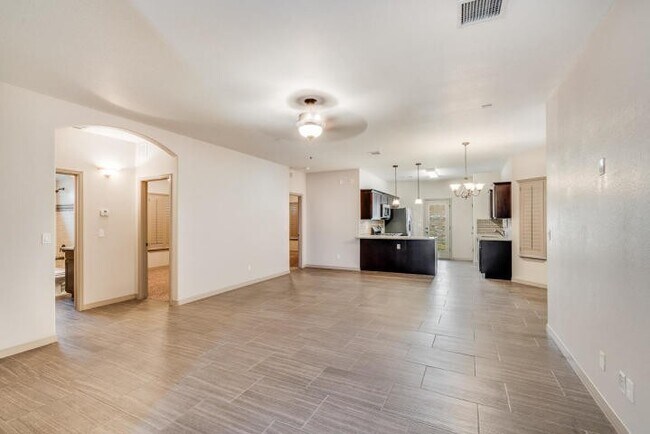 Foto del edificio - East El Paso 3bed/2bath Refrig A/C in Gated Community with Pool Access!