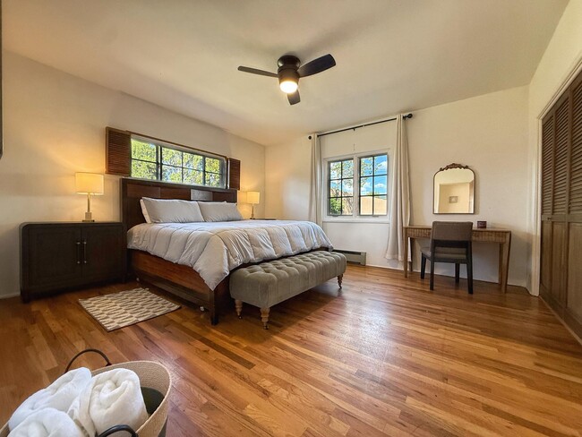 Foto del edificio - 1325 Don Gaspar Ave