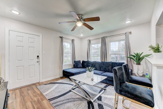 Foto del edificio - 2720 Truxillo St