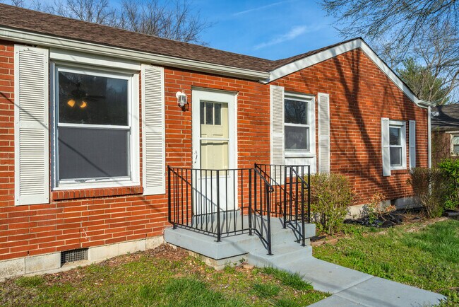 Foto del edificio - 1481 Snell Blvd