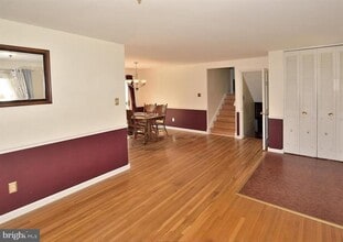 Building Photo - 8303 Brixton St