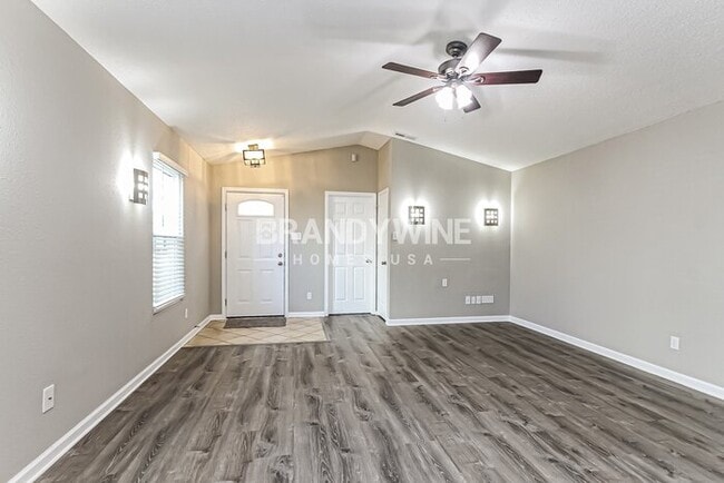 Building Photo - 944 Streamside Dr