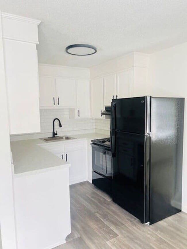 Building Photo - River Front Apartments