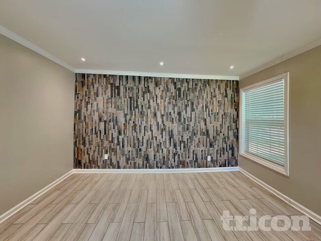 Building Photo - 1806 Dalton Way