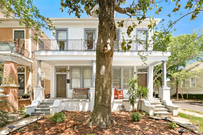 Building Photo - 1301 Constantinople St
