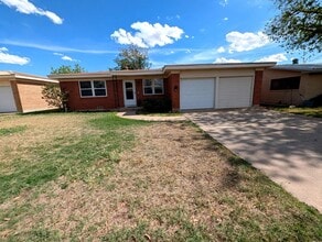 Building Photo - 1202 Douglas Dr