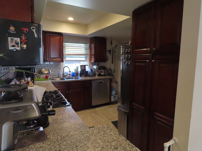 Foto del edificio - 11337 Nebraska Ave