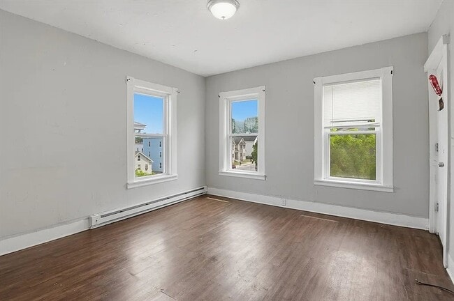 Building Photo - 31 Aetna St