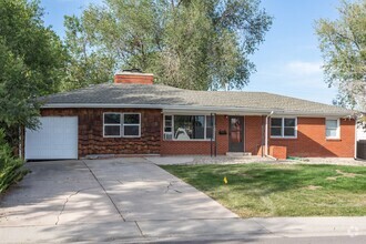 Building Photo - 614 W Ramona Ave