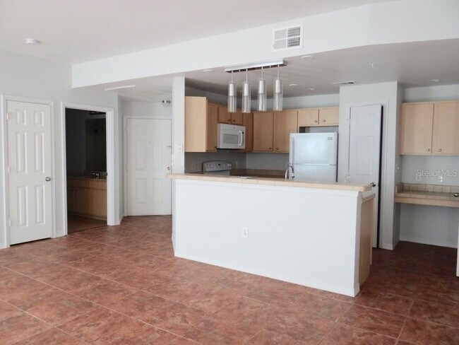 Building Photo - 1990 Erving Cir