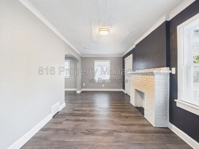 Building Photo - 6808 S Benton Ave