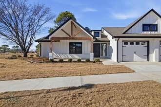 Building Photo - 3428 N Ironwood Ave