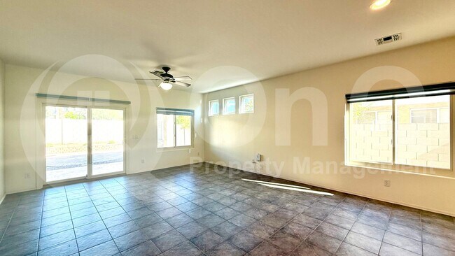 Building Photo - 1941 S Peppertree Dr
