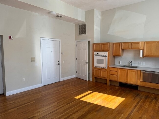 Photo - 253 Norfolk St Apartment