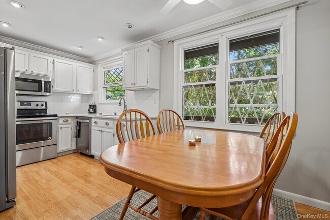 Foto del edificio - 433 Sierra Vista Ln