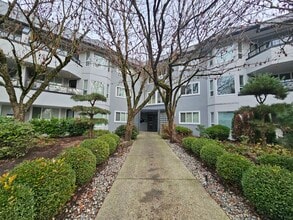 Building Photo - 2700 McCallum Rd