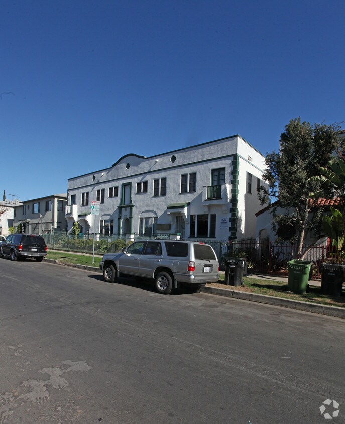 Foto principal - 1128 N New Hampshire Ave