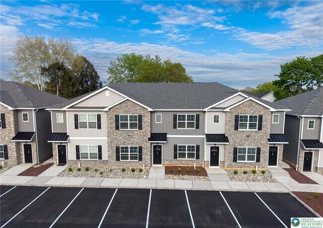 Foto del edificio - 1411 Greenview Dr