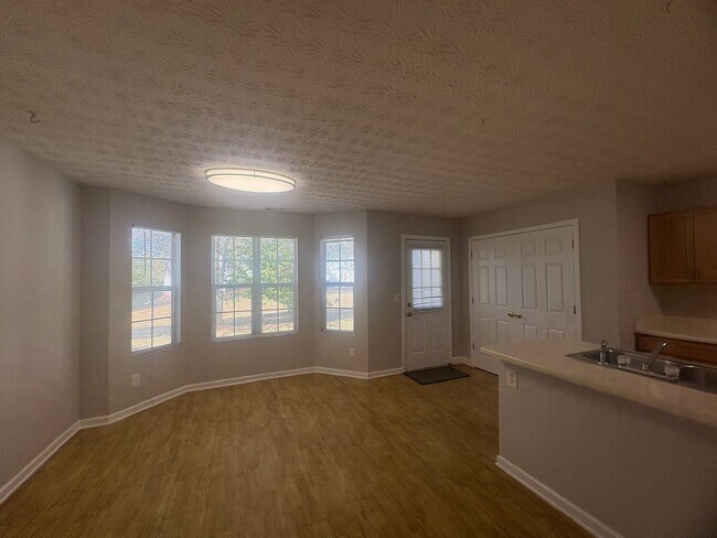 Foto del edificio - 5863 Strathmoor Manor Cir