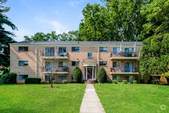 Building Photo - 10655 Montrose Ave