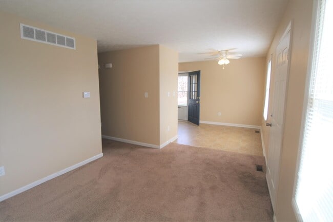 Foto del edificio - 126 Henry Ct