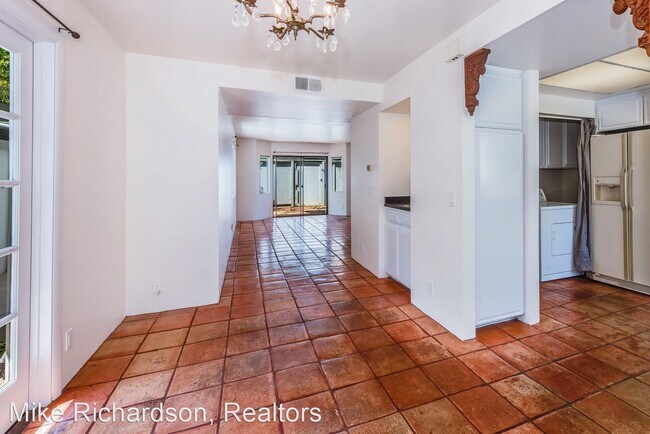 Building Photo - 2 br, 1.5 bath House - 25 Ocean View - B4