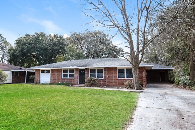 Foto del edificio - 2250 Darlington Dr