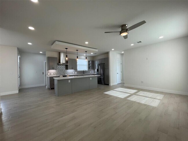 Foto del edificio - 4300 Mansfield Dam Rd