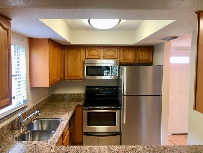Building Photo - 936 La Costa Cir