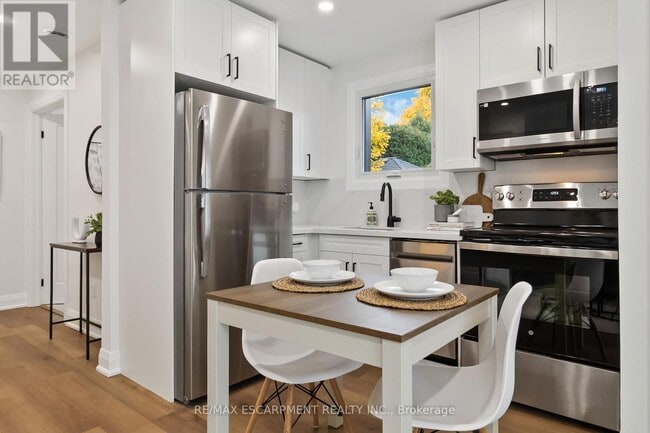 Photo du bâtiment - 1332 Majestic Dr