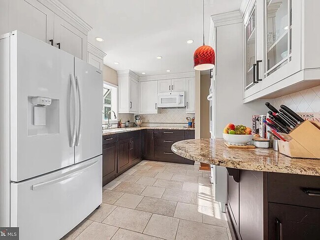 Foto del edificio - 13 Lopatcong Dr