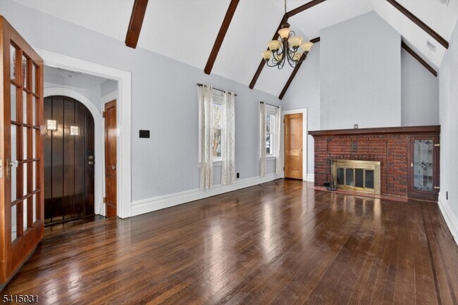 Foto del edificio - 2096 Lentz Ave