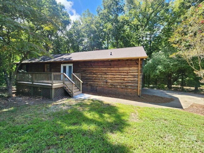 Foto del edificio - 9000 Oakridge Dr