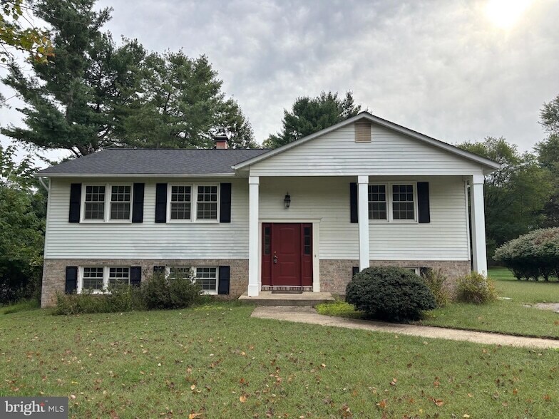 Foto principal - 10038 Chatelaine Cir