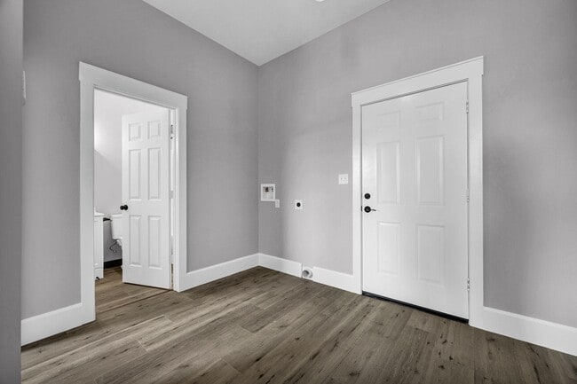 Foto del edificio - BRAND NEW! 2 Bedroom/1 Bathroom Unit For Lease in Delavan, Illinois