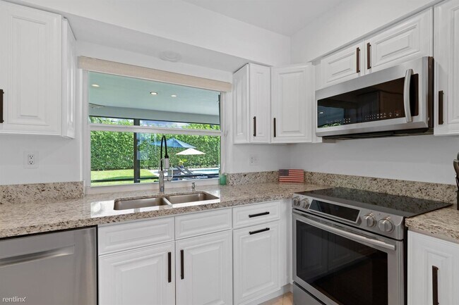 Building Photo - 2 br, 2 bath House - 1093 SW 14th St