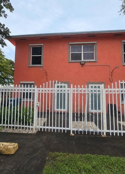 Building Photo - 2756 NW 46th St