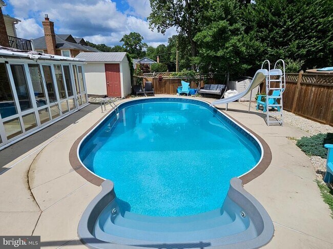 Foto del edificio - 8001 Postoak Rd