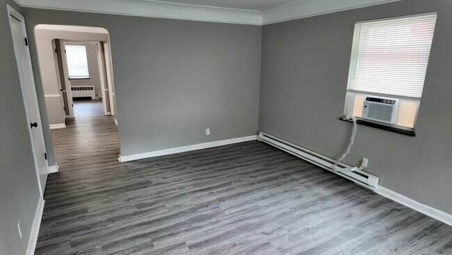 Foto del edificio - 7100 Eastlawn Dr