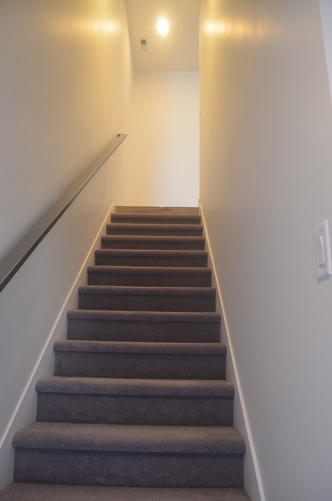 L1 - Stairs - 3371 Orchard Dr