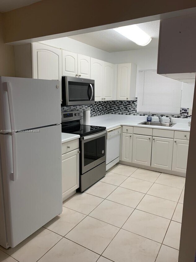 Foto principal - 4951 Wedgewood Way