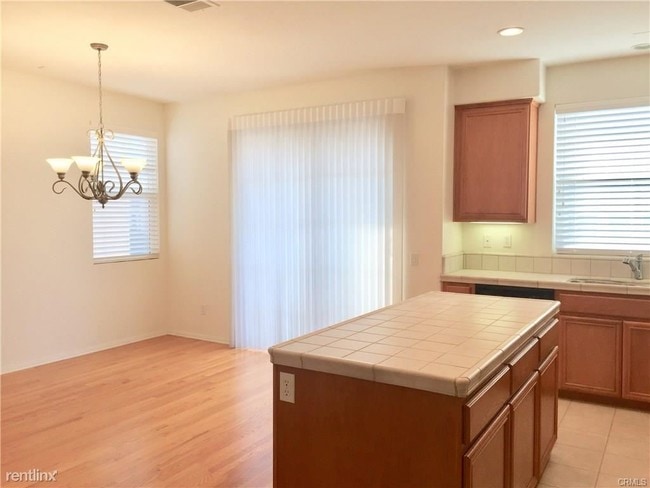 Building Photo - 3 br, 2 bath House - 4126 Spencer St