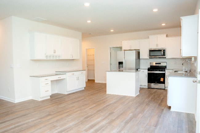 Building Photo - 217 Giant Oak Ave