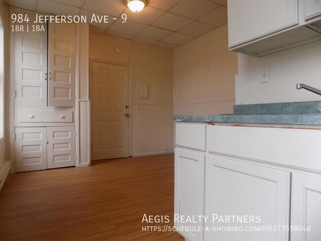 Building Photo - WASHINGTON, PA GOOD VALUE APARTMENT (1 BED...