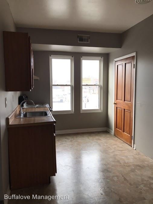 Foto del edificio - 2111 Seneca St
