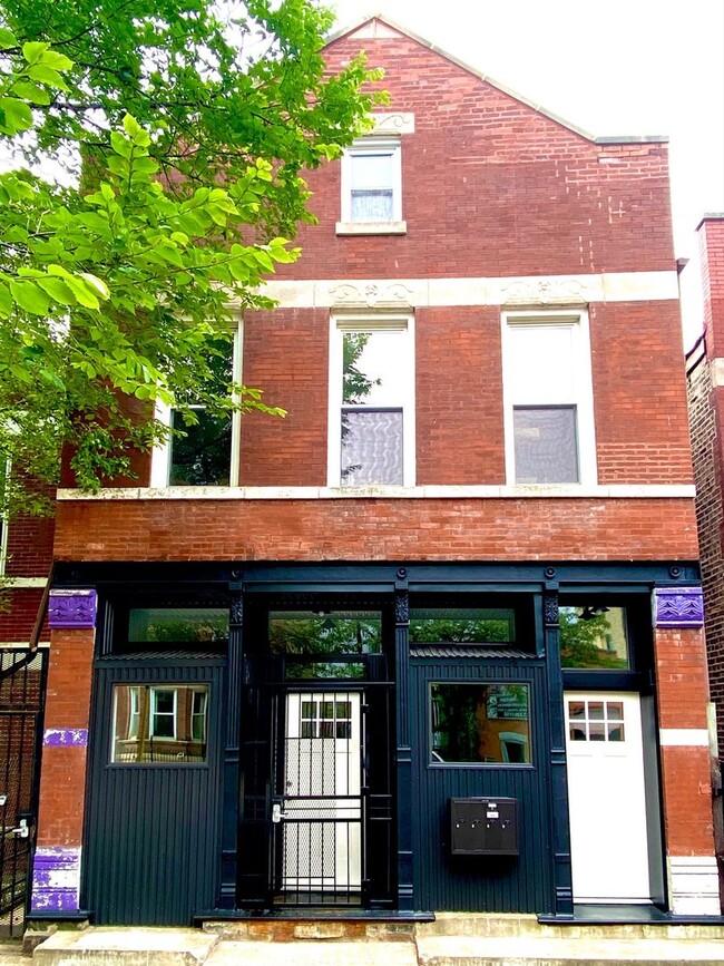 Building Photo - Pilsen 1823
