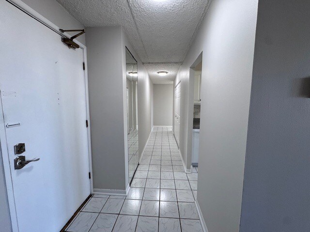 Foto del edificio - 225 S Rohlwing Rd