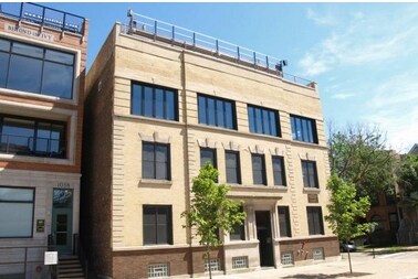 Primary Photo - 1032 W Waveland Ave