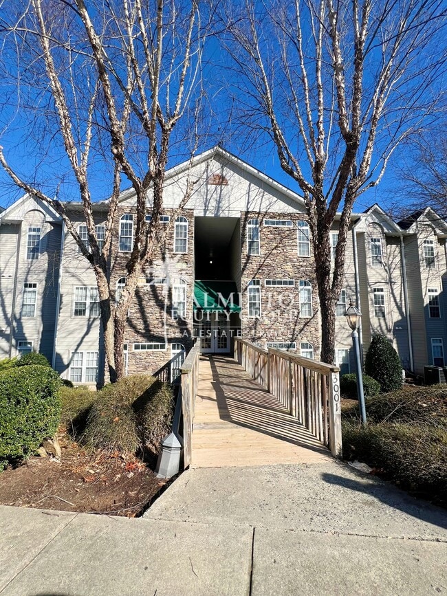 Building Photo - 3001 Greystone Point