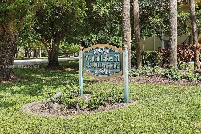 Photo - 428 Lakeview Dr House